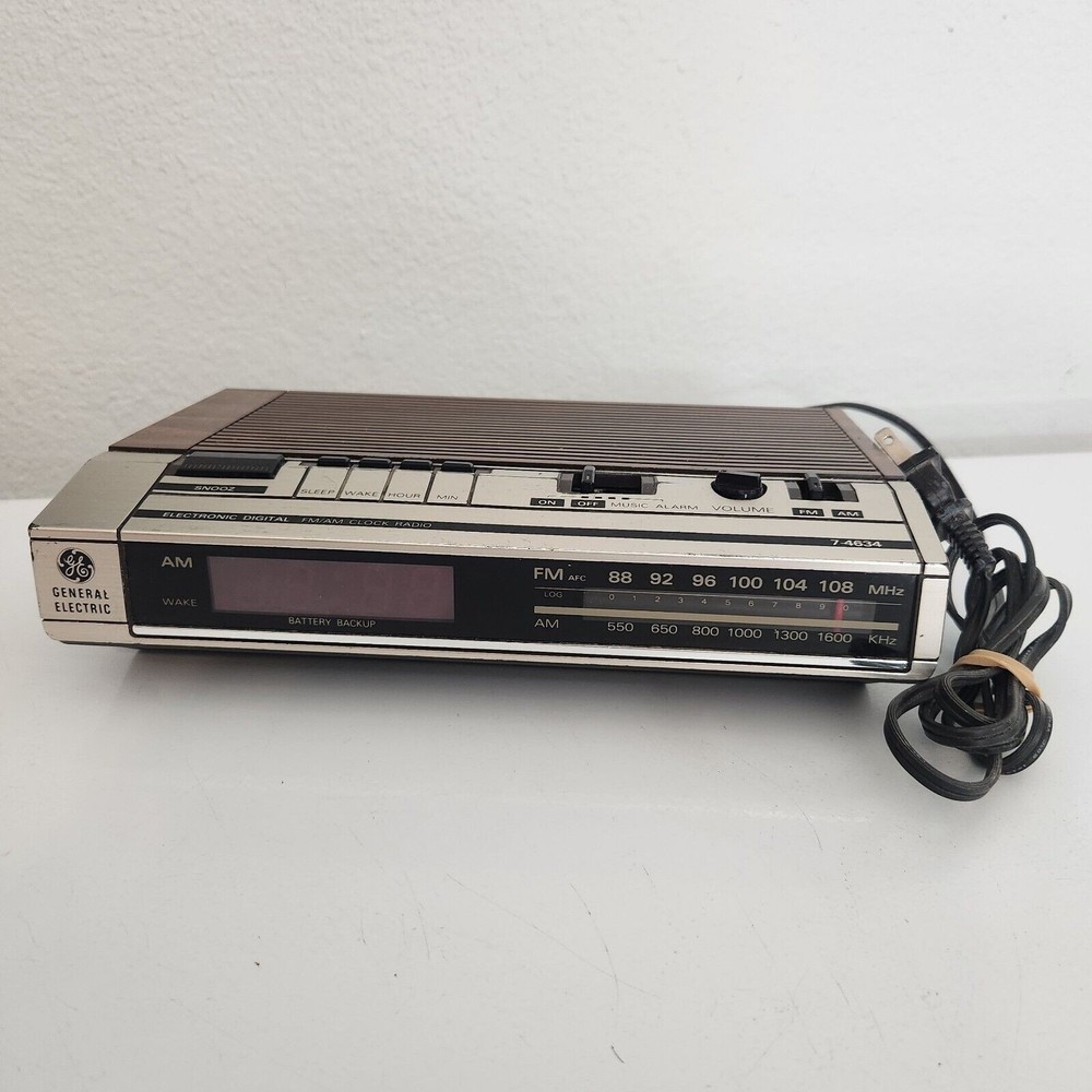 Vintage GE General Electric Digital Alarm Clock Radio Model 7-4634B Working